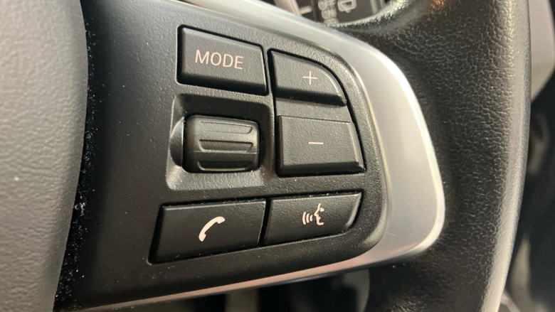 BMW 2 Series 220i SE 5dr DCT Petrol Hatchback